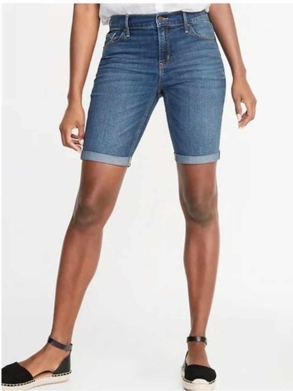 🫐H&M L.O.G.G. denim Bermuda roll cuff shorts. Size 32 regular fit. NWT.